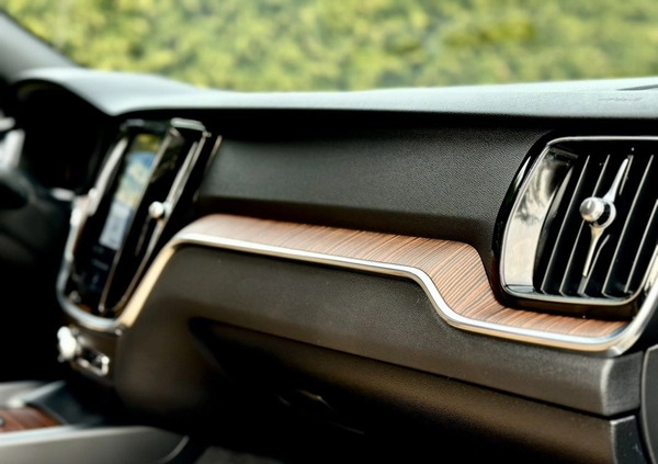 Volvo V60 cena 84400 przebieg: 117890, rok produkcji 2018 z Żukowo małe 781
